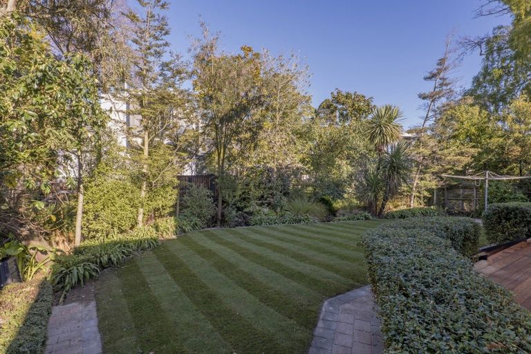 Photo of property in 32 Wai-iti Terrace, Burnside, Christchurch, 8052