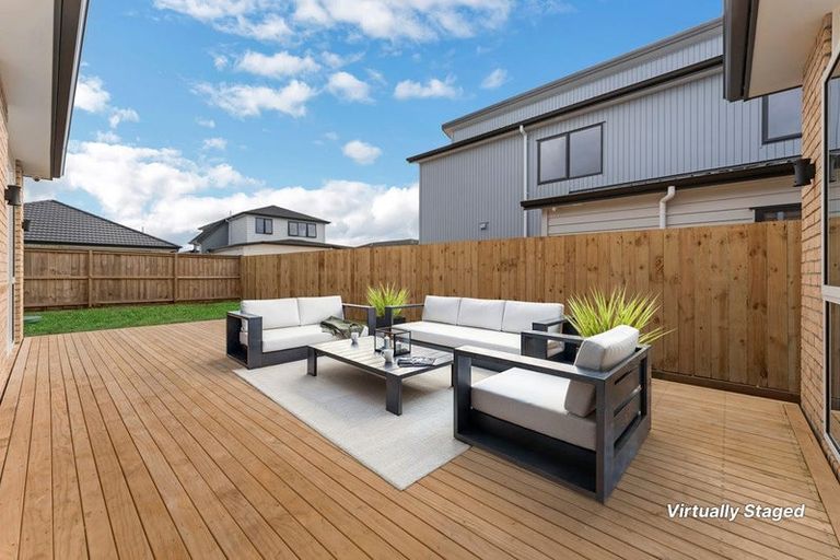 Photo of property in 33 Kaitiaki Drive, Clarks Beach, 2122