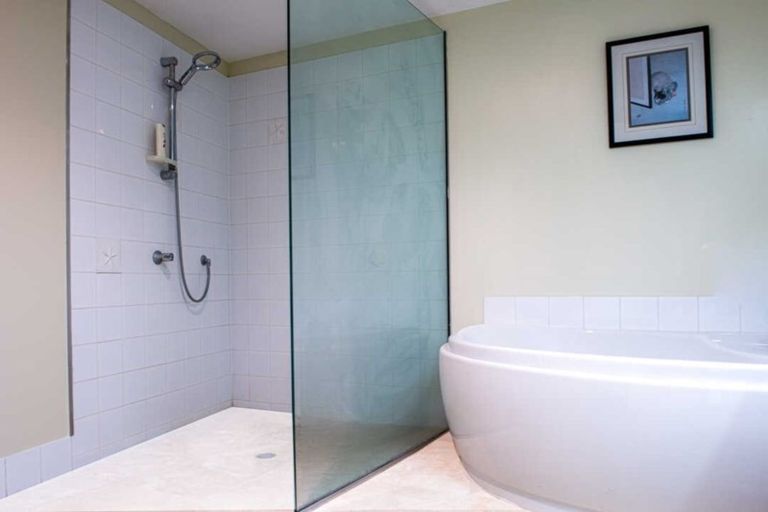 Photo of property in 1a Sherwood Lane, Cashmere, Christchurch, 8022