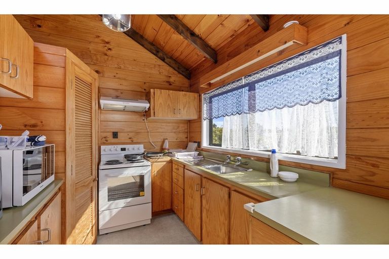 Photo of property in 56 Kennedy Avenue, Forrest Hill, Auckland, 0620