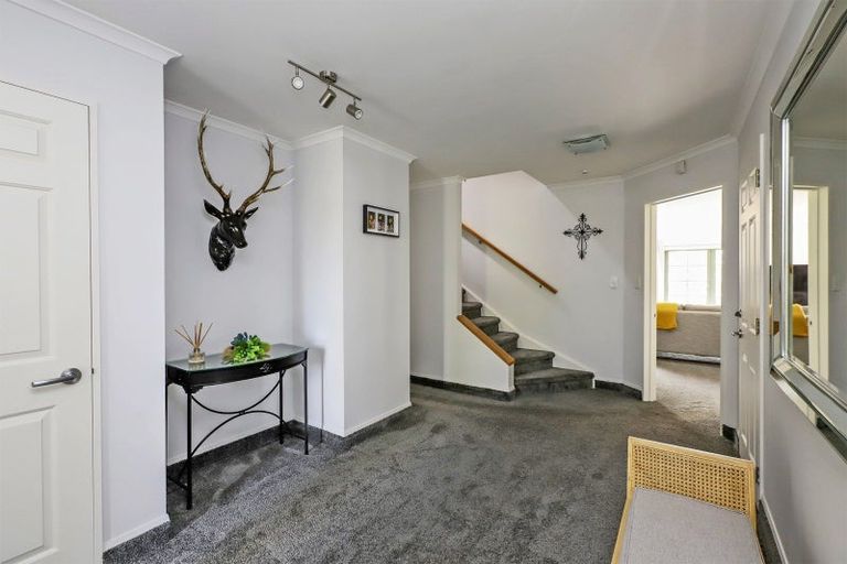 Photo of property in 15 Jacaranda Place, Greenmeadows, Napier, 4112