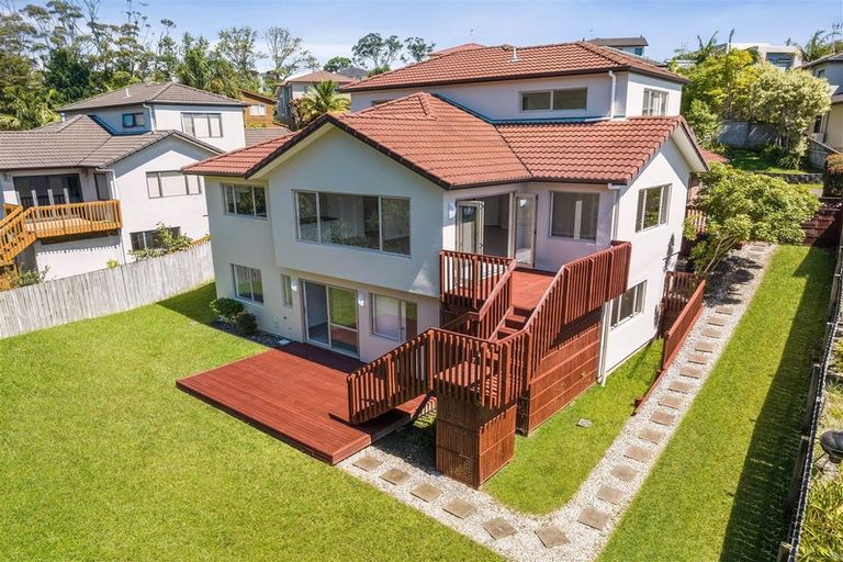 Photo of property in 14 Spoonbill Place, Unsworth Heights, Auckland, 0632