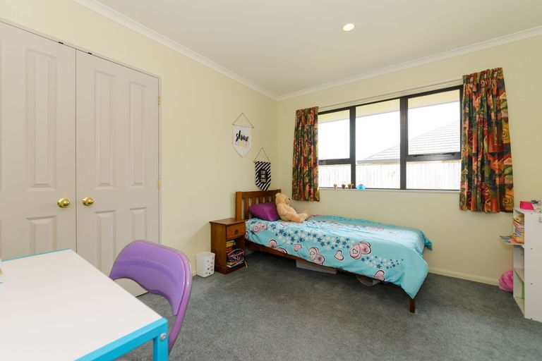 Photo of property in 14 Woodgate Court, Fitzherbert, Palmerston North, 4410