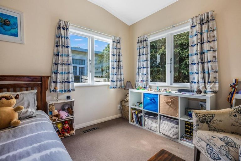 Photo of property in 62 Main Road, Titahi Bay, Porirua, 5022