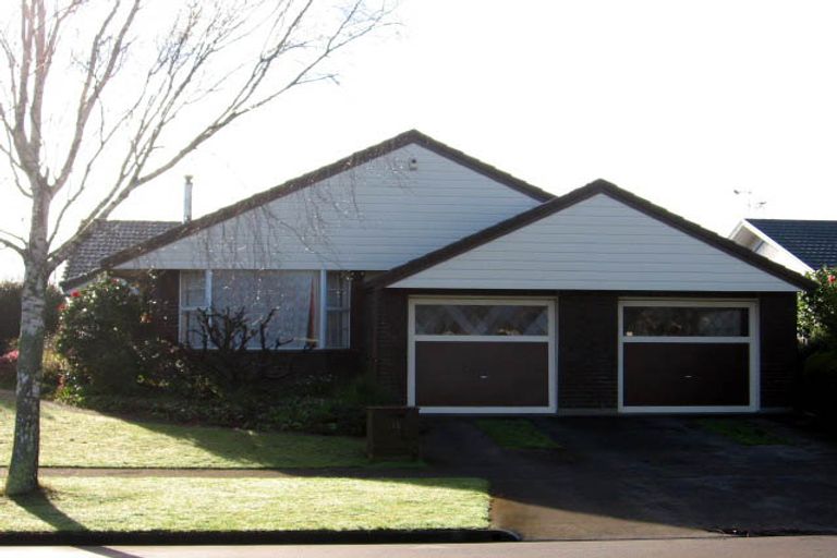 Photo of property in 16 Kentucky Way, Awapuni, Palmerston North, 4412
