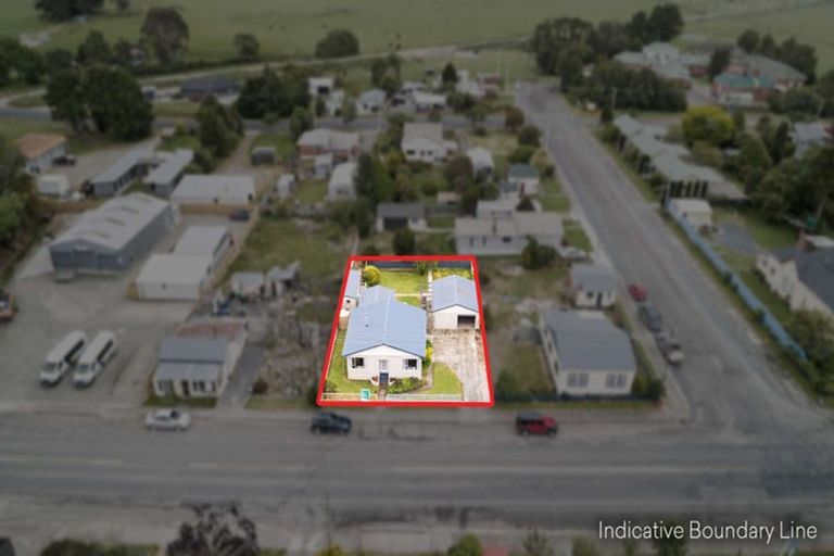 Photo of property in 23 Main Road, Owaka, 9535