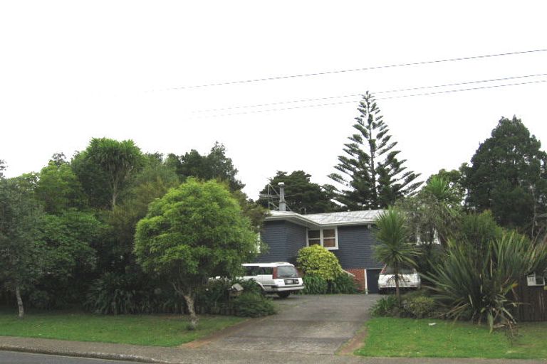 Photo of property in 37 Hillcrest Avenue, Hillcrest, Auckland, 0627