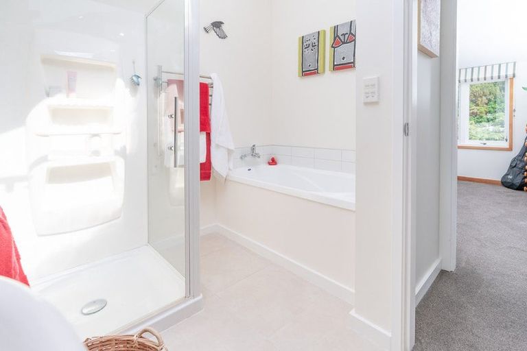 Photo of property in 34 Simla Crescent, Khandallah, Wellington, 6035