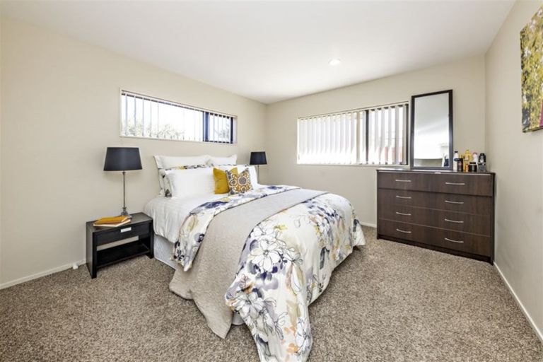 Photo of property in 21 Hansen Place, Takanini, 2112