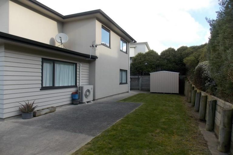 Photo of property in 8 Tongariro Drive, Aotea, Porirua, 5024