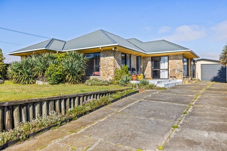 Photo of property in 333 Marine Parade, New Brighton, Christchurch, 8061