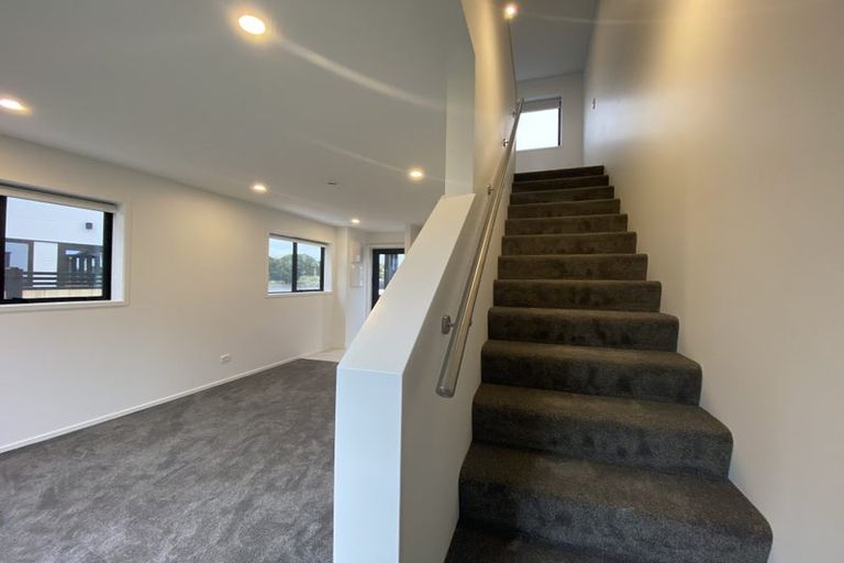 Photo of property in 1/2 Hood Street, Mount Victoria, Wellington, 6011