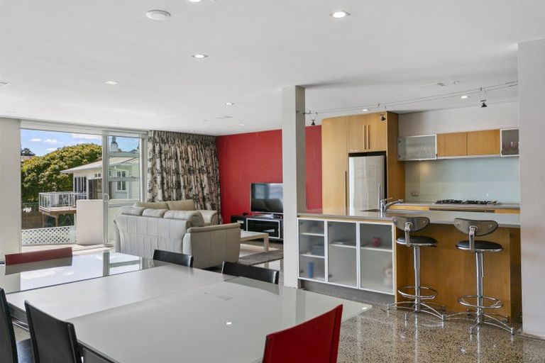 Photo of property in 3/2 Lowell Place, Waipahihi, Taupo, 3330