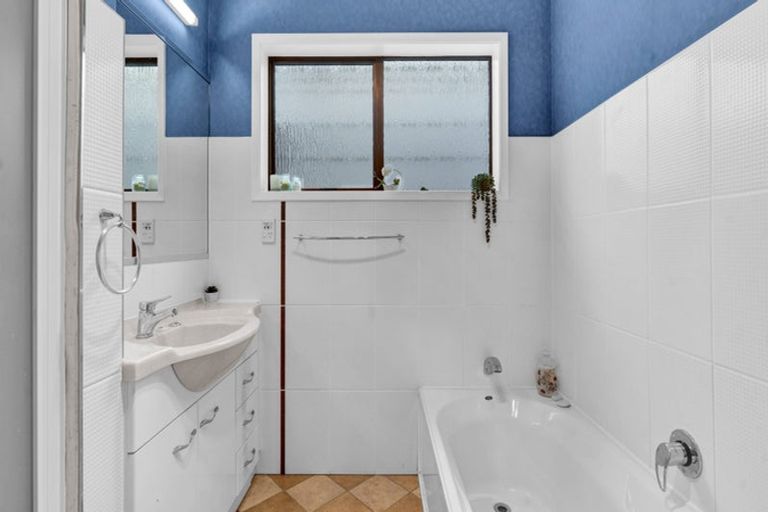 Photo of property in 25 Puketotara Street, Highlands Park, New Plymouth, 4312