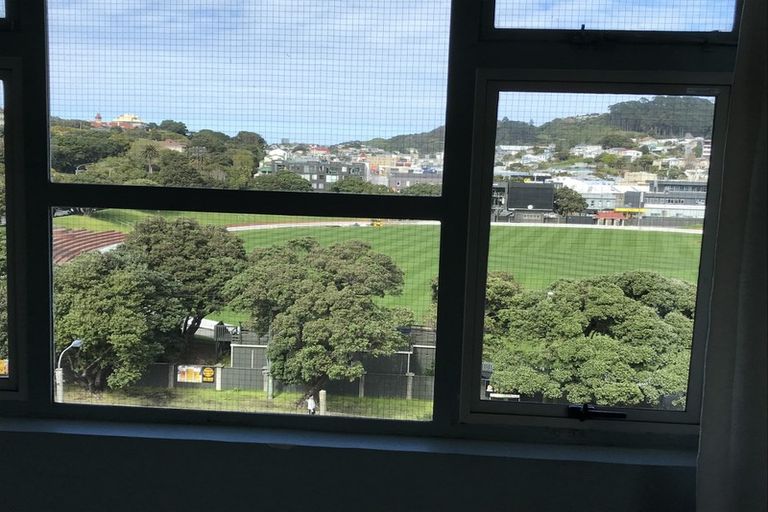 Photo of property in Grandstand Apartments, 10/80 Kent Terrace, Mount Victoria, Wellington, 6011