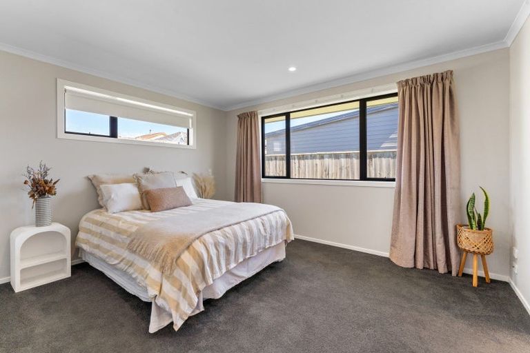 Photo of property in 49 Seagrass Place, Otaki Beach, Otaki, 5512