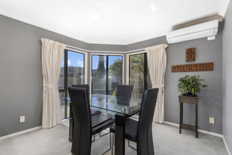 Photo of property in 30 Lanyon Place, Whitby, Porirua, 5024