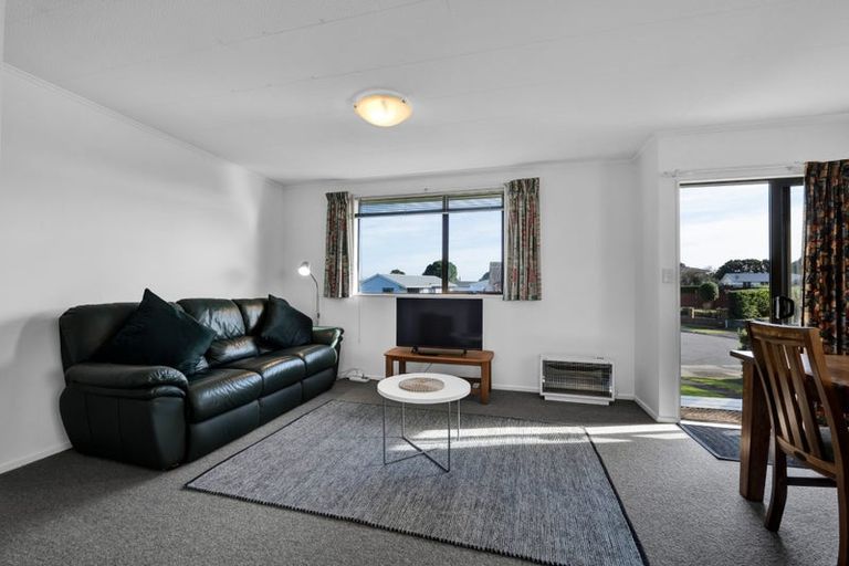 Photo of property in 18 Pohutukawa Drive, Opunake, 4616