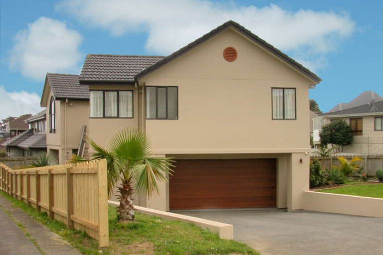 Photo of property in 21 Waller Avenue, Bucklands Beach, Auckland, 2012