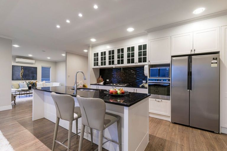 Photo of property in 188 Whangaparaoa Road, Red Beach, 0932