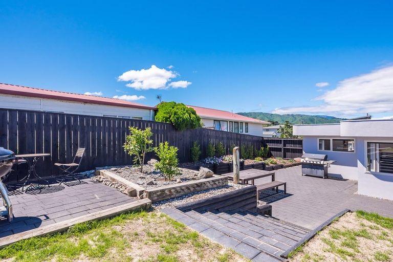 Photo of property in 29 Rutherford Drive, Waikanae Beach, Waikanae, 5036