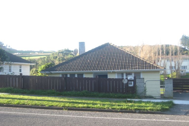 Photo of property in 127 Champion Street, Cannons Creek, Porirua, 5024