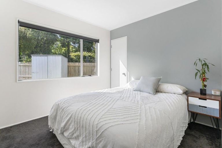 Photo of property in 2/12 Vireya Court, Goodwood Heights, Auckland, 2105