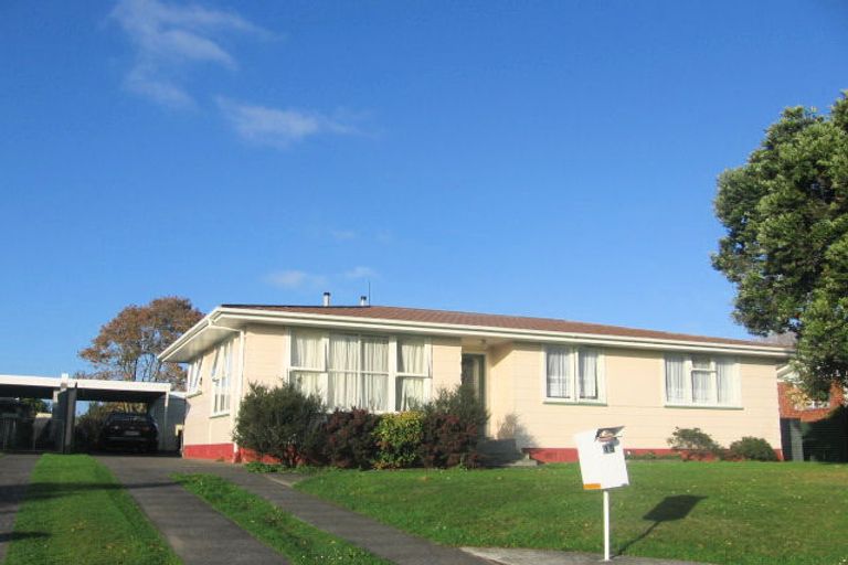 Photo of property in 15 Clutha Place, Westbrook, Palmerston North, 4412