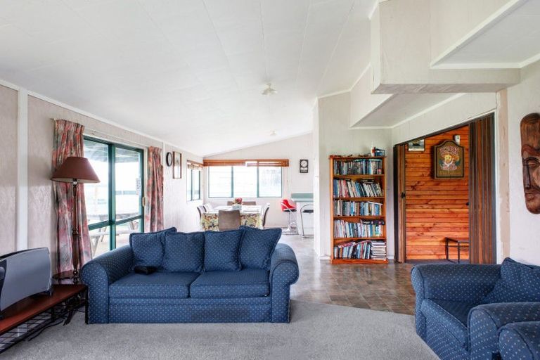 Photo of property in 1 Rawinia Place, Te Kaha, 3199