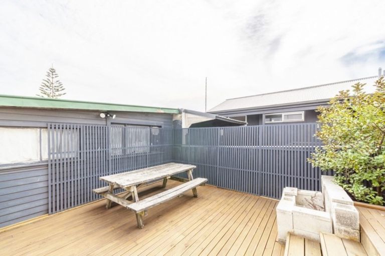 Photo of property in 106 Charles Street, Westshore, Napier, 4110