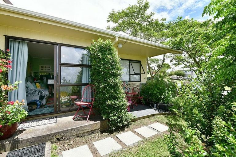 Photo of property in 1/3 Miro Street, Helensville, 0800