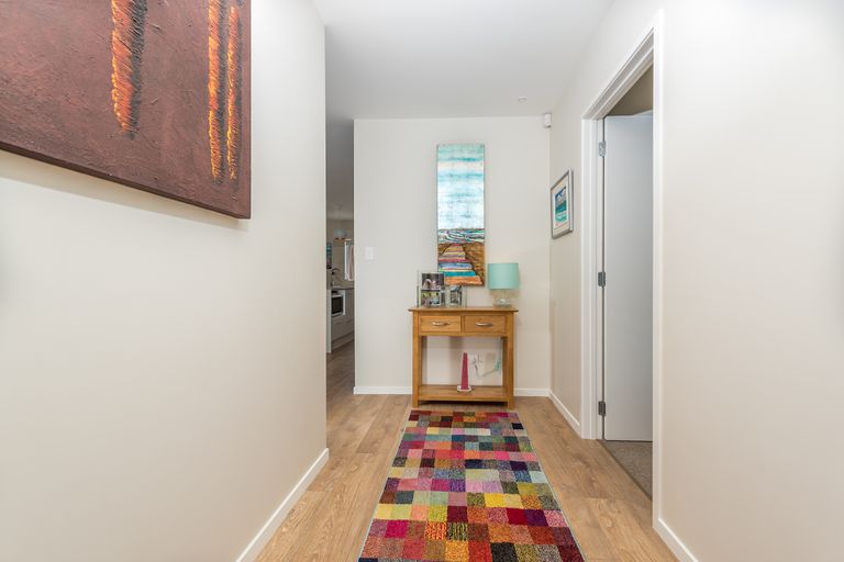 Photo of property in 6 Lockyer Road, Kumeu, 0810