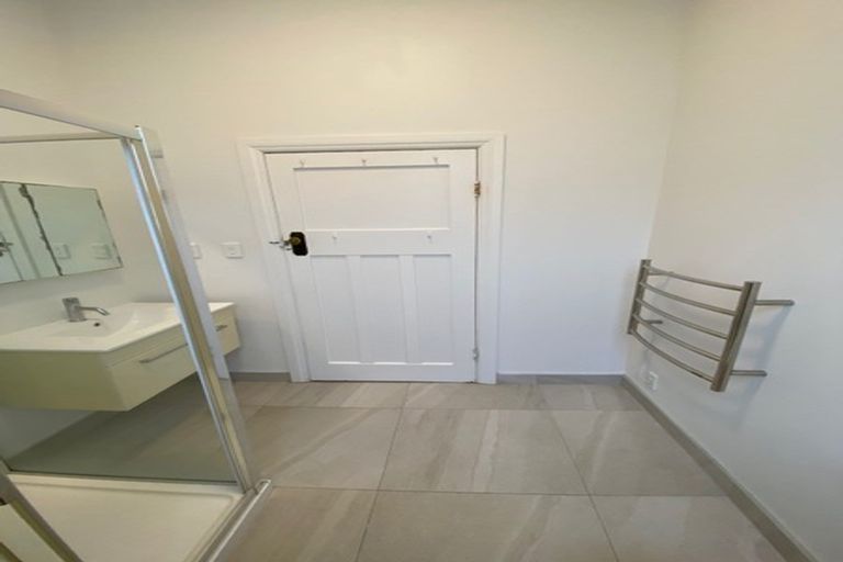 Photo of property in 20 Scarborough Terrace, Mount Victoria, Wellington, 6011