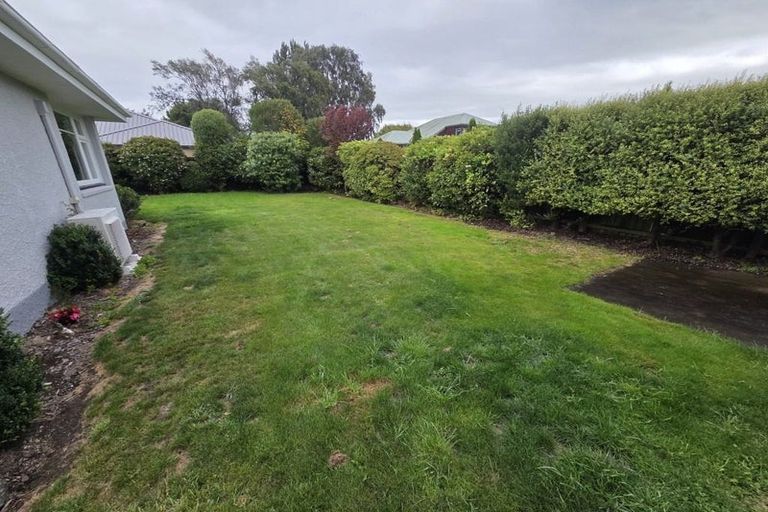 Photo of property in 11 Grimseys Road, Redwood, Christchurch, 8051