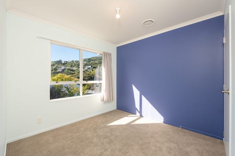 Photo of property in 28 Woolwich Close, Whitby, Porirua, 5024