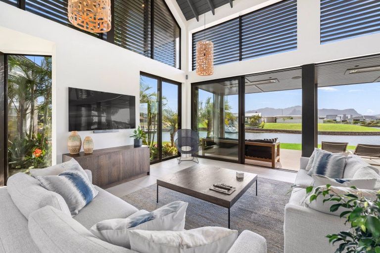 Photo of property in 3 Kuaka Grove, One Tree Point, 0118