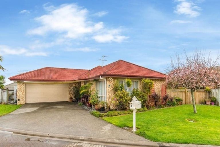 Photo of property in 7 Ironstone Place, Randwick Park, Auckland, 2105