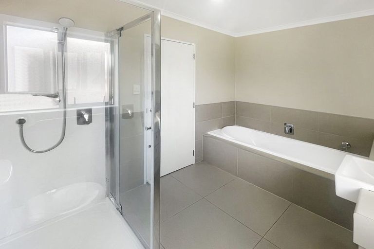 Photo of property in 22 Riviera Drive, Flat Bush, Auckland, 2019