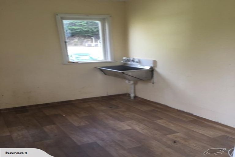 Photo of property in 2/292 Main Road, Tawa, Wellington, 5028