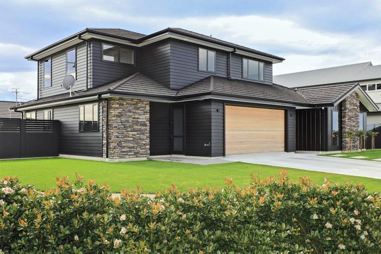 Photo of property in 40 Aspiring Drive, Poraiti, Napier, 4112