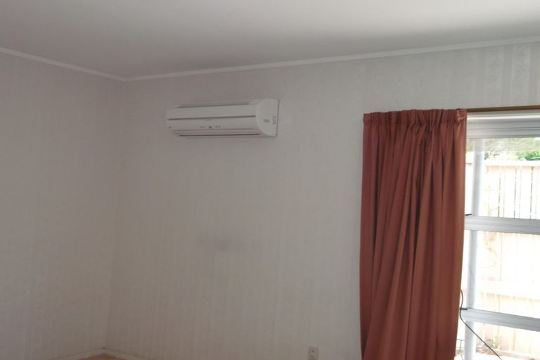 Photo of property in 31 Wyoming Avenue, Murrays Bay, Auckland, 0630