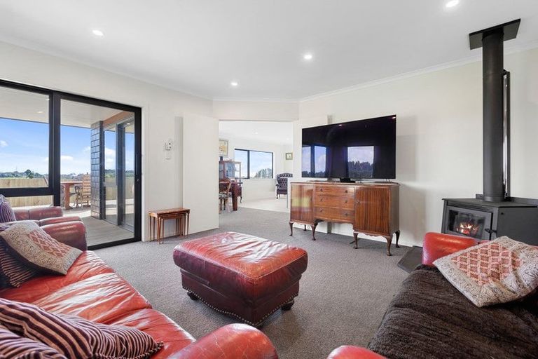 Photo of property in 592 Mangorei Road, Mangorei, New Plymouth, 4371