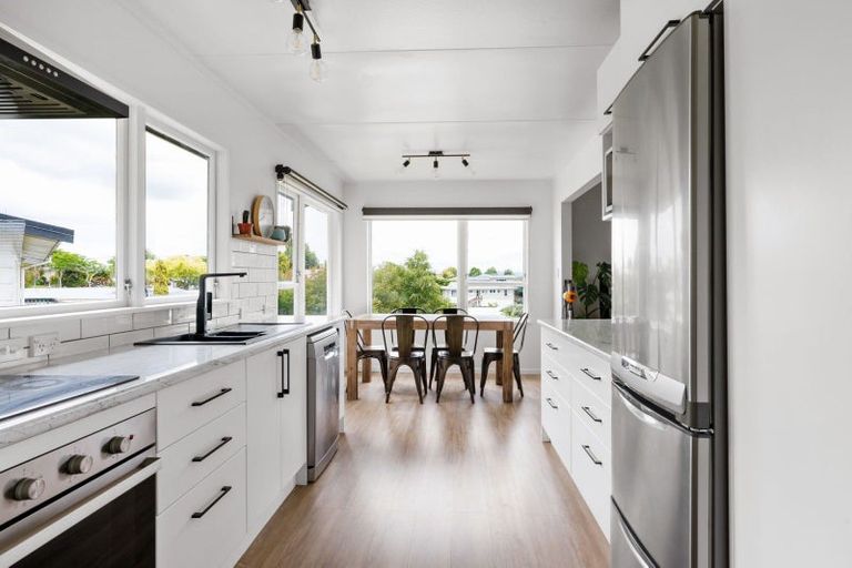 Photo of property in 38 Pohutukawa Drive, Pukete, Hamilton, 3200