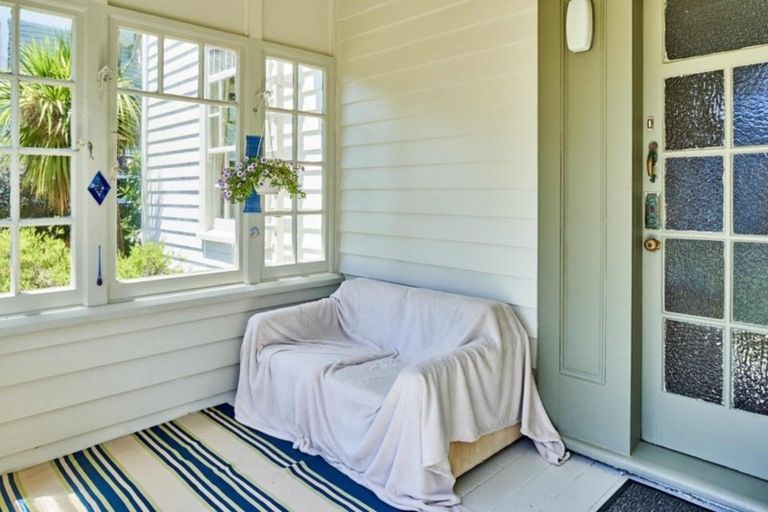 Photo of property in 83 Oroua Street, Eastbourne, Lower Hutt, 5013