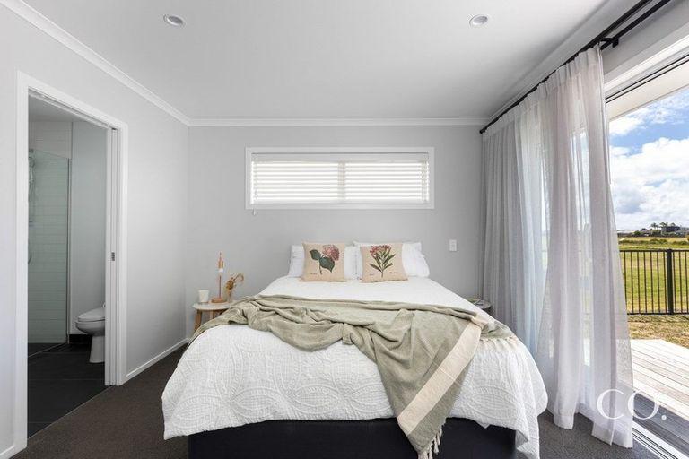 Photo of property in 5 Jeffs Way, Papamoa Beach, Papamoa, 3118