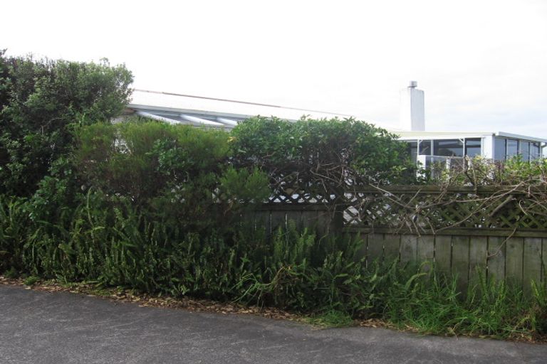 Photo of property in 2/2 Clare Place, Glenfield, Auckland, 0629