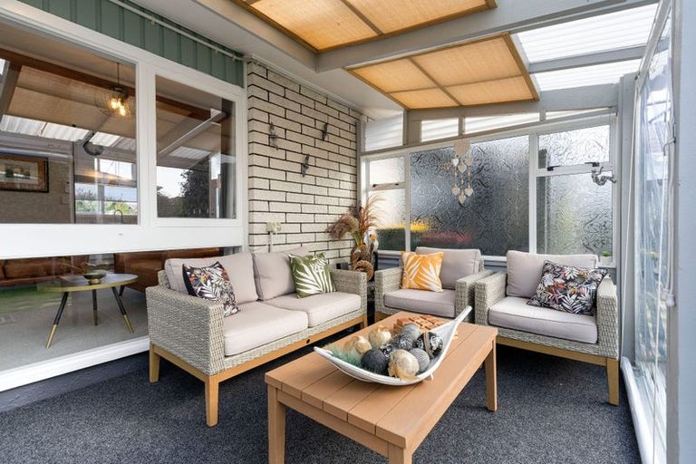 Photo of property in 37 Kent Street, Levin, 5510