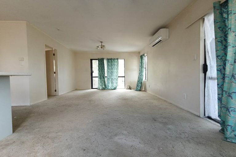 Photo of property in 2/62 Tonar Street, Northcote, Auckland, 0627