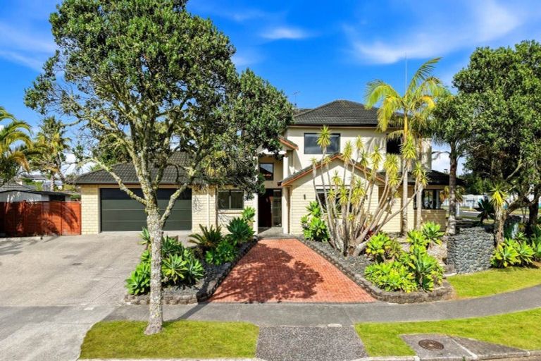 Photo of property in 1 William Gamble Drive, Greenhithe, Auckland, 0632