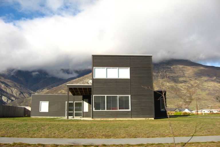 Photo of property in 26 Mavora Road, Lake Hayes, Queenstown, 9304